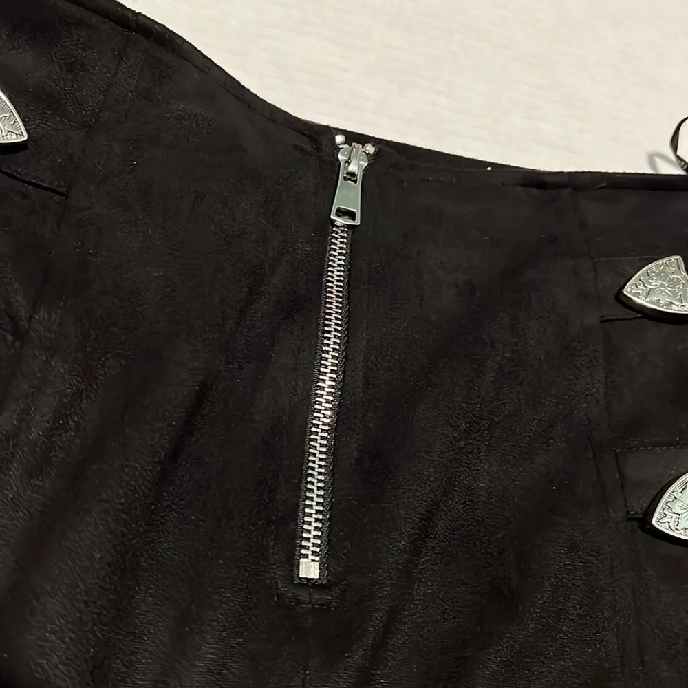 NWT Faux Suede Western Inspired Festival Coastal Cowgirl Studded Mini Skirt - Picture 4 of 7